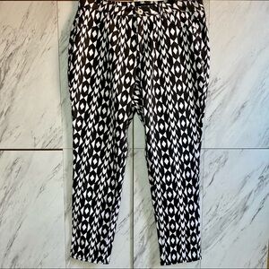 Ashley Stewart Geo Arrow Print Jeans SZ 22